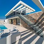Amara Luxury