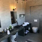 Amara Luxury