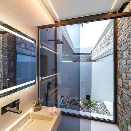 Amara Luxury Villa *