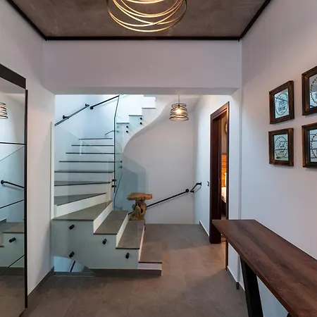 Amara Luxury