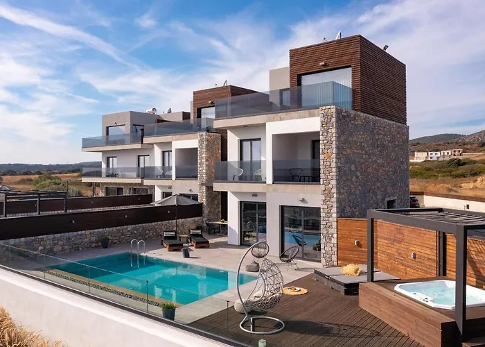 Amara Luxury Lachania