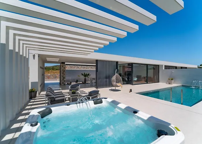 Amara Luxury * Lachania