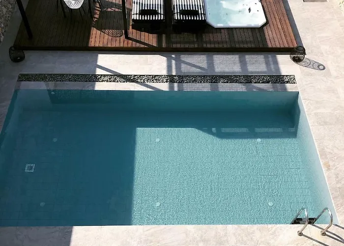 Amara Luxury Villa *